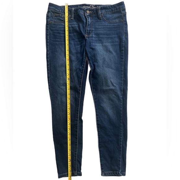 Universal Thread Dark Blue Stretch Denim Skinny Jeans Size 6/28 - Picture 5 of 7